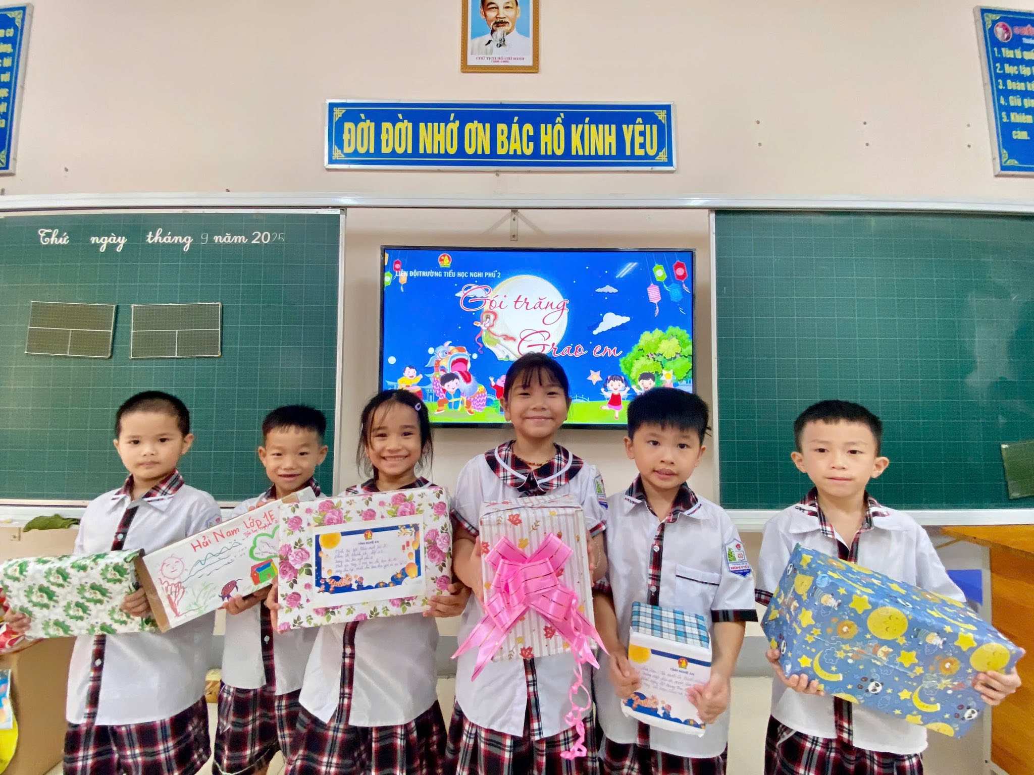 TRƯỜNG TIỂU HỌC NGHI PHÚ 2 PHÁT ĐỘNG CHƯƠNG TRÌNH “GÓI TRĂNG TRAO EM”