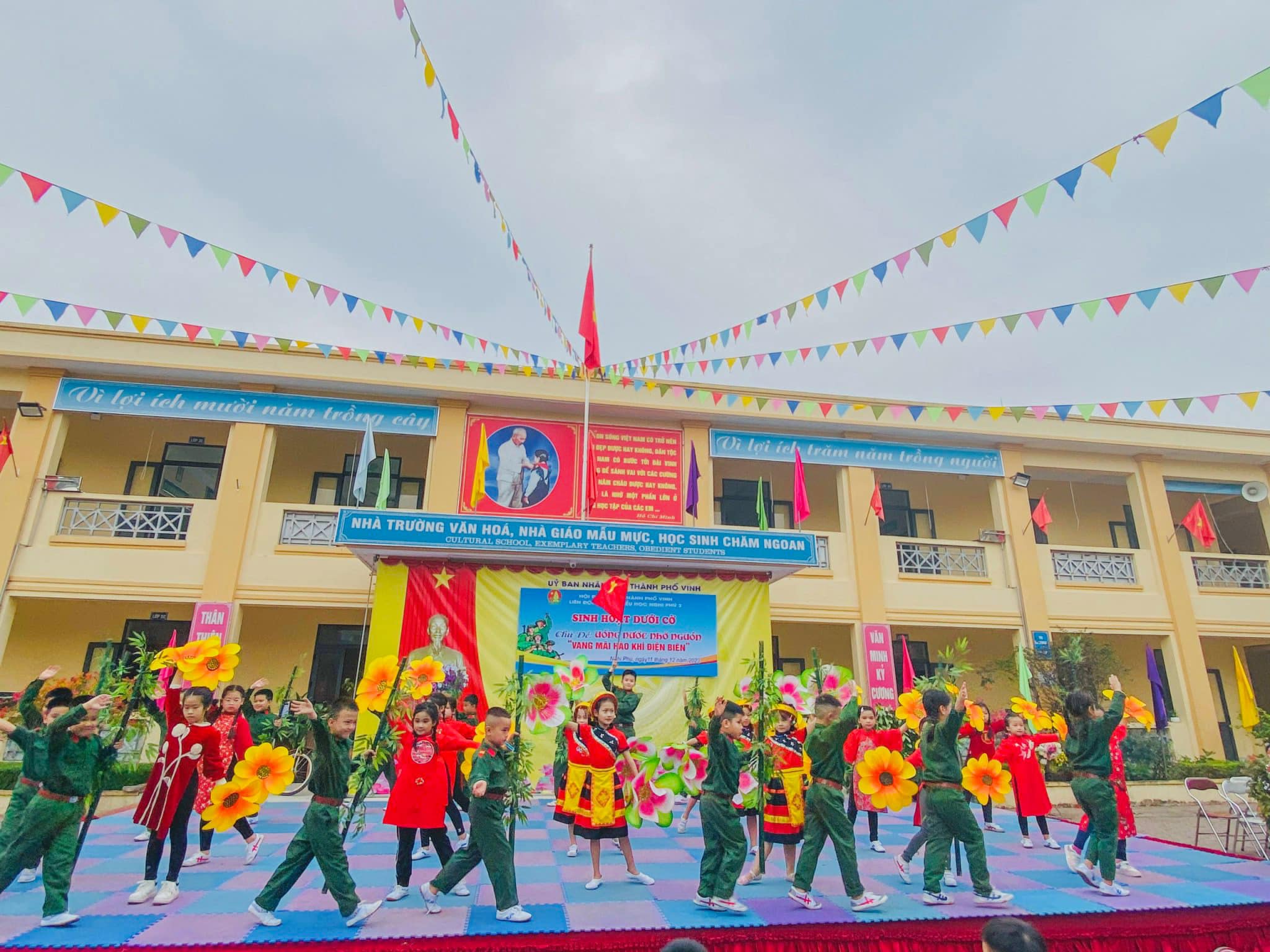 SINH HOẠT DƯỚI CỜ CHỦ ĐỀ: UỐNG NƯỚC NHỚ NGUỒN 